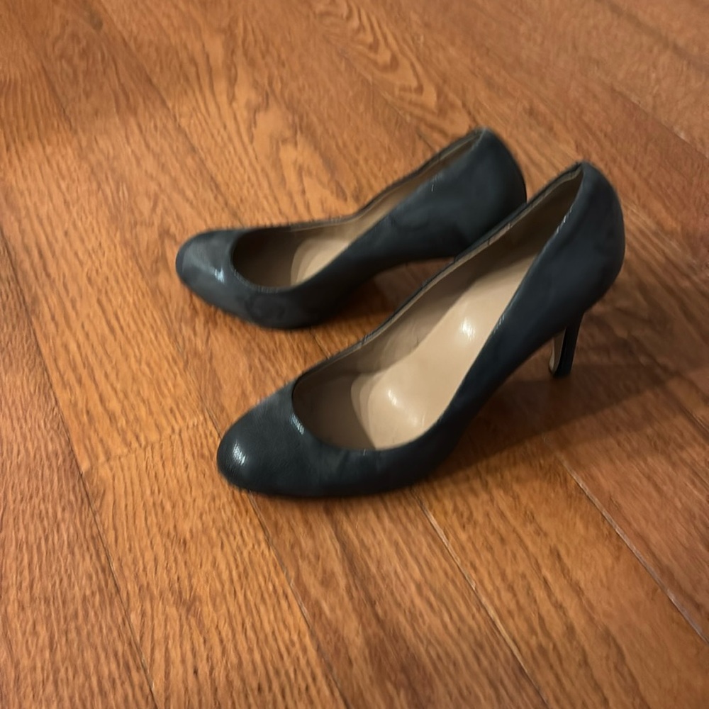 Ann Taylor Navy 2 inch heels